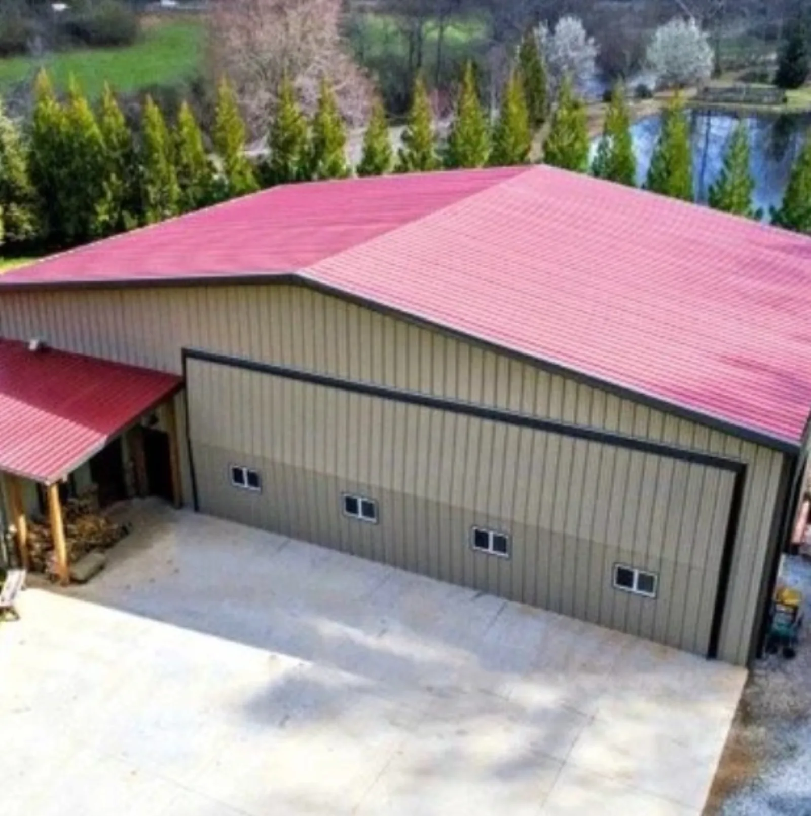 House Hangar exterior photo